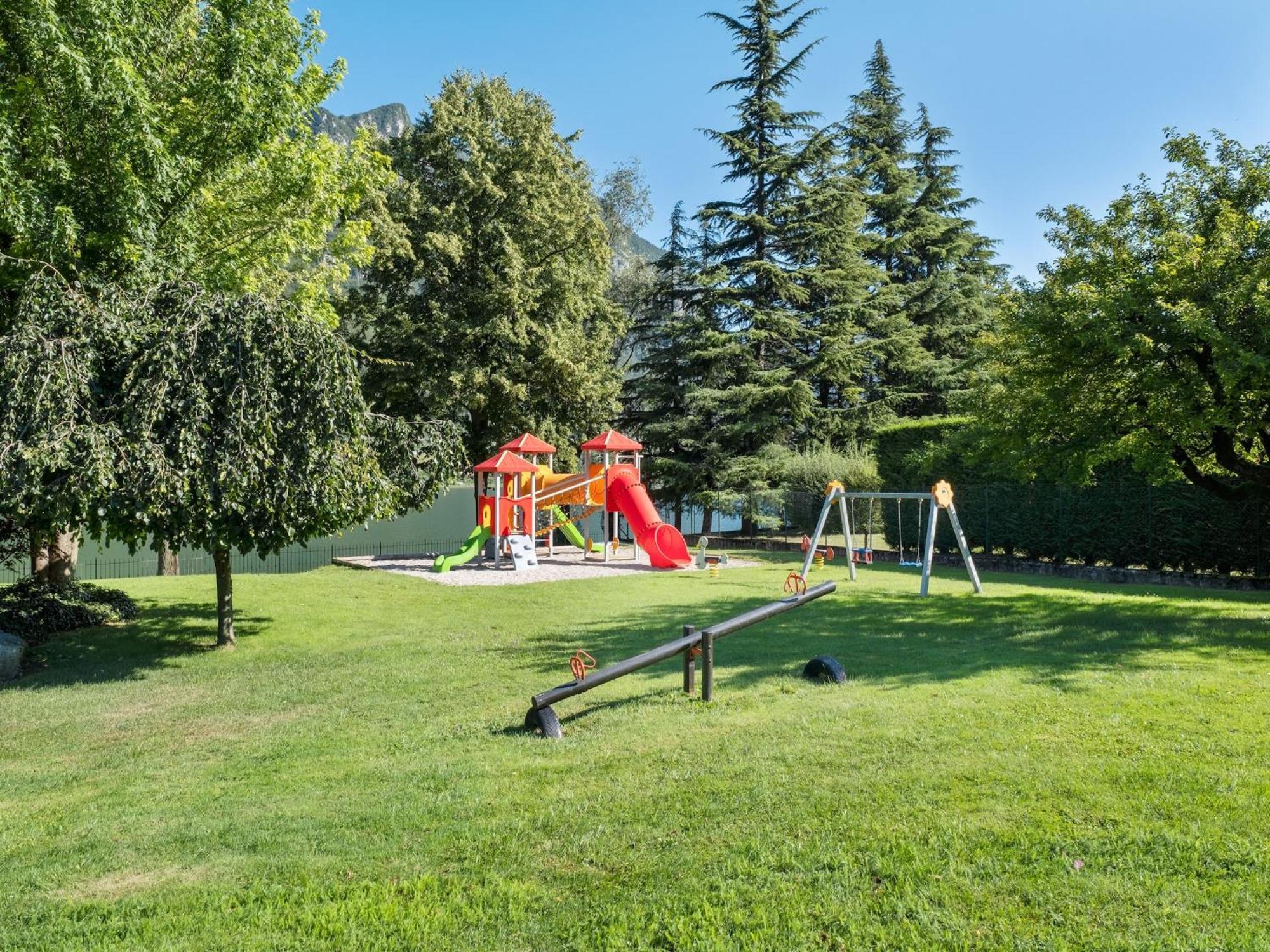 Spacious Apartment In Idro With Shared Pool Crone Kültér fotó