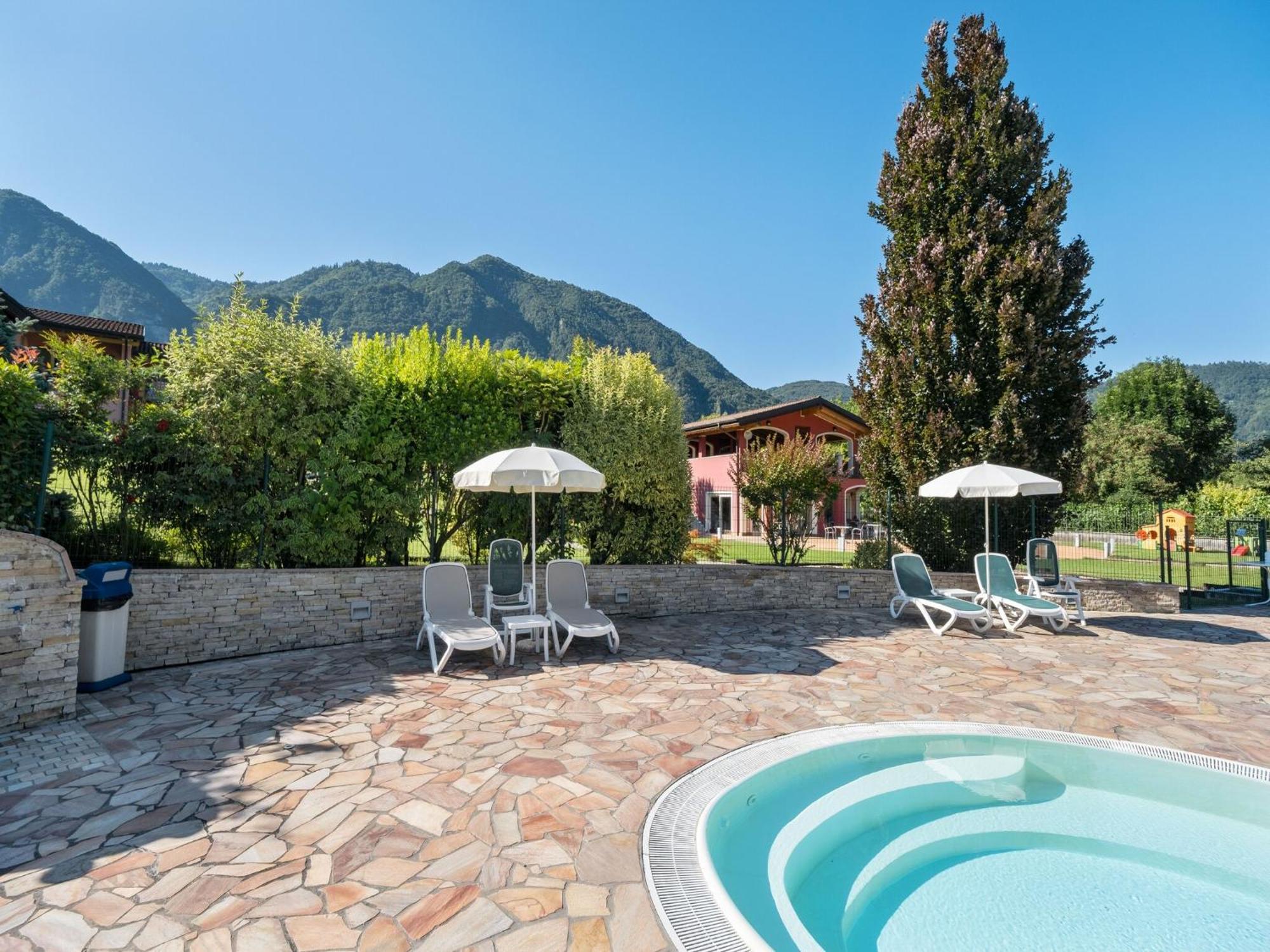 Spacious Apartment In Idro With Shared Pool Crone Kültér fotó