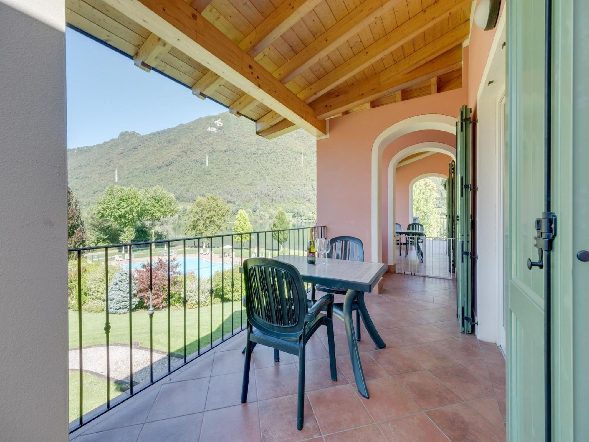 Spacious Apartment In Idro With Shared Pool Crone Kültér fotó