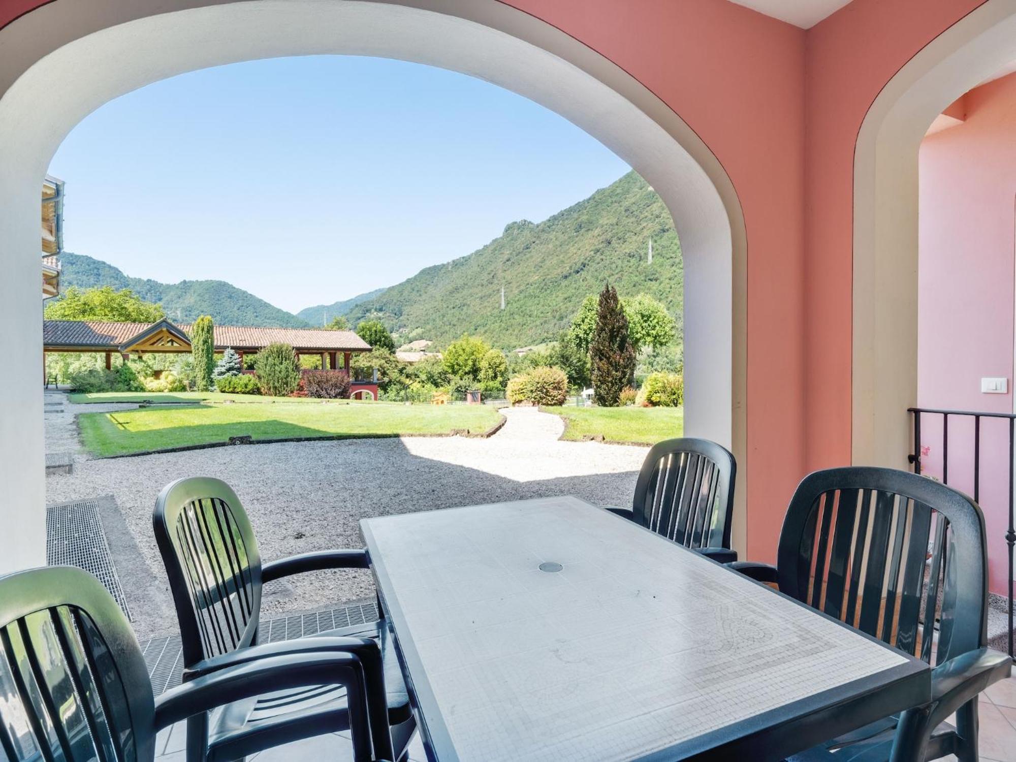 Spacious Apartment In Idro With Shared Pool Crone Kültér fotó