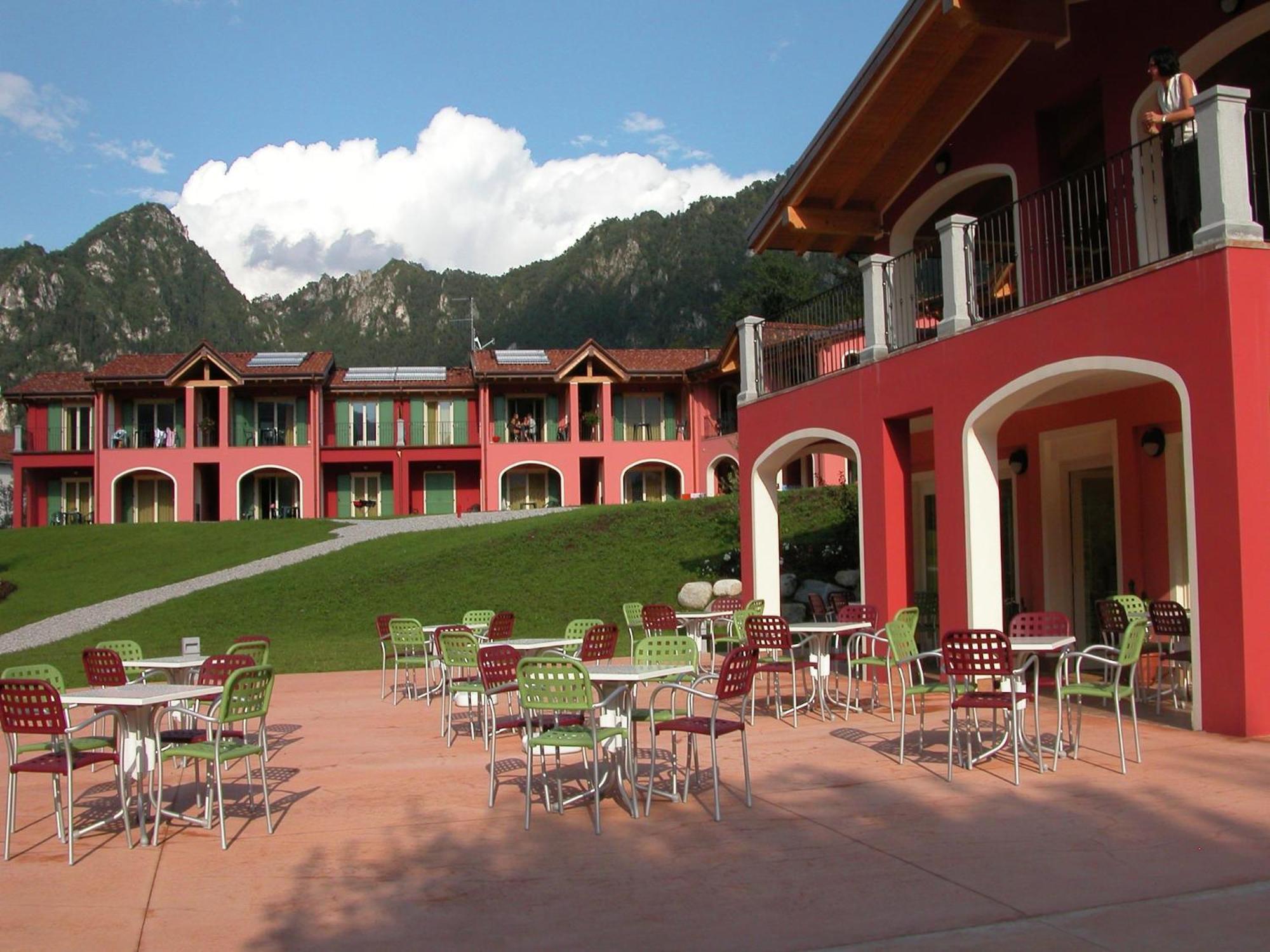 Spacious Apartment In Idro With Shared Pool Crone Kültér fotó