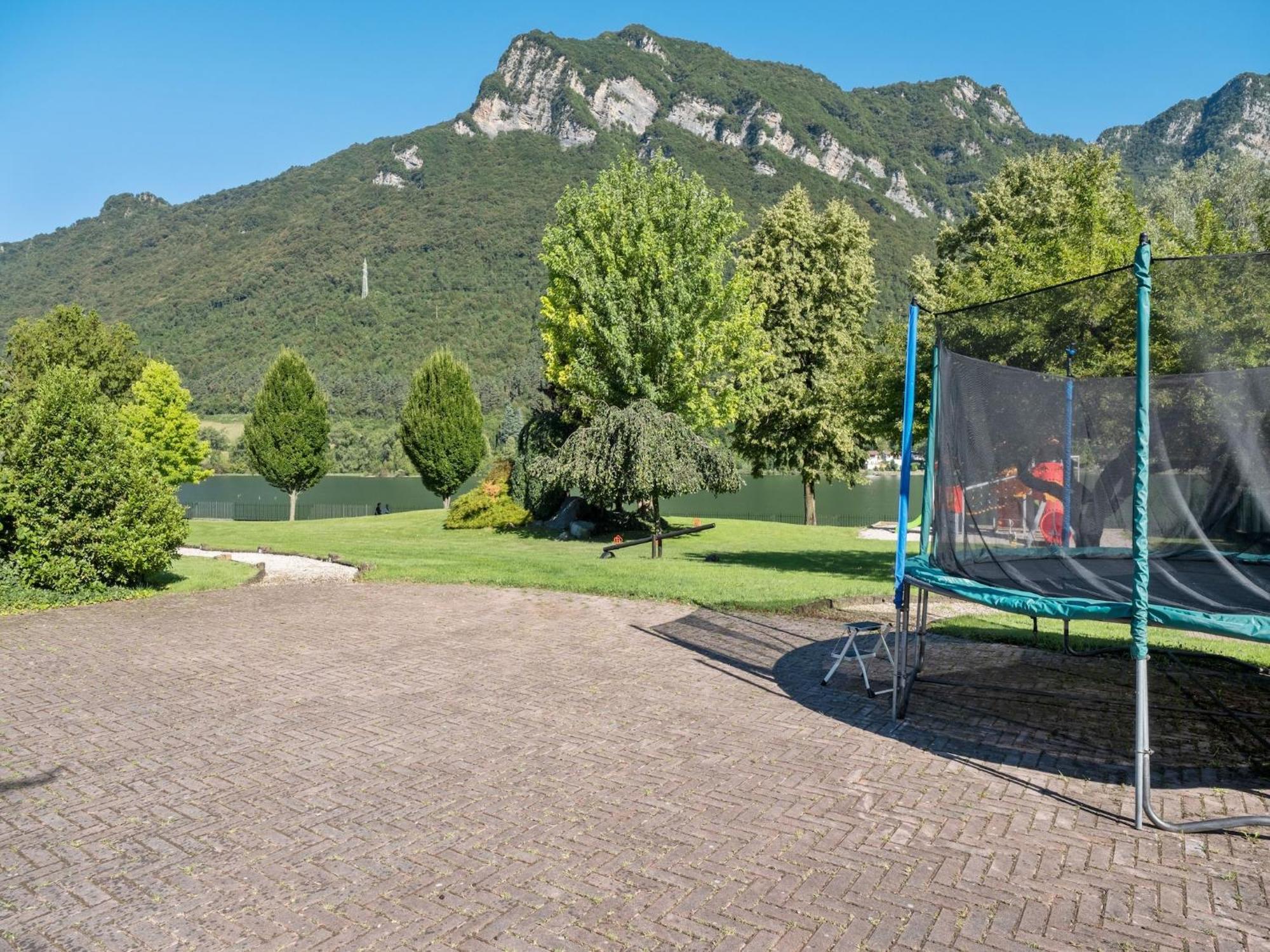 Spacious Apartment In Idro With Shared Pool Crone Kültér fotó