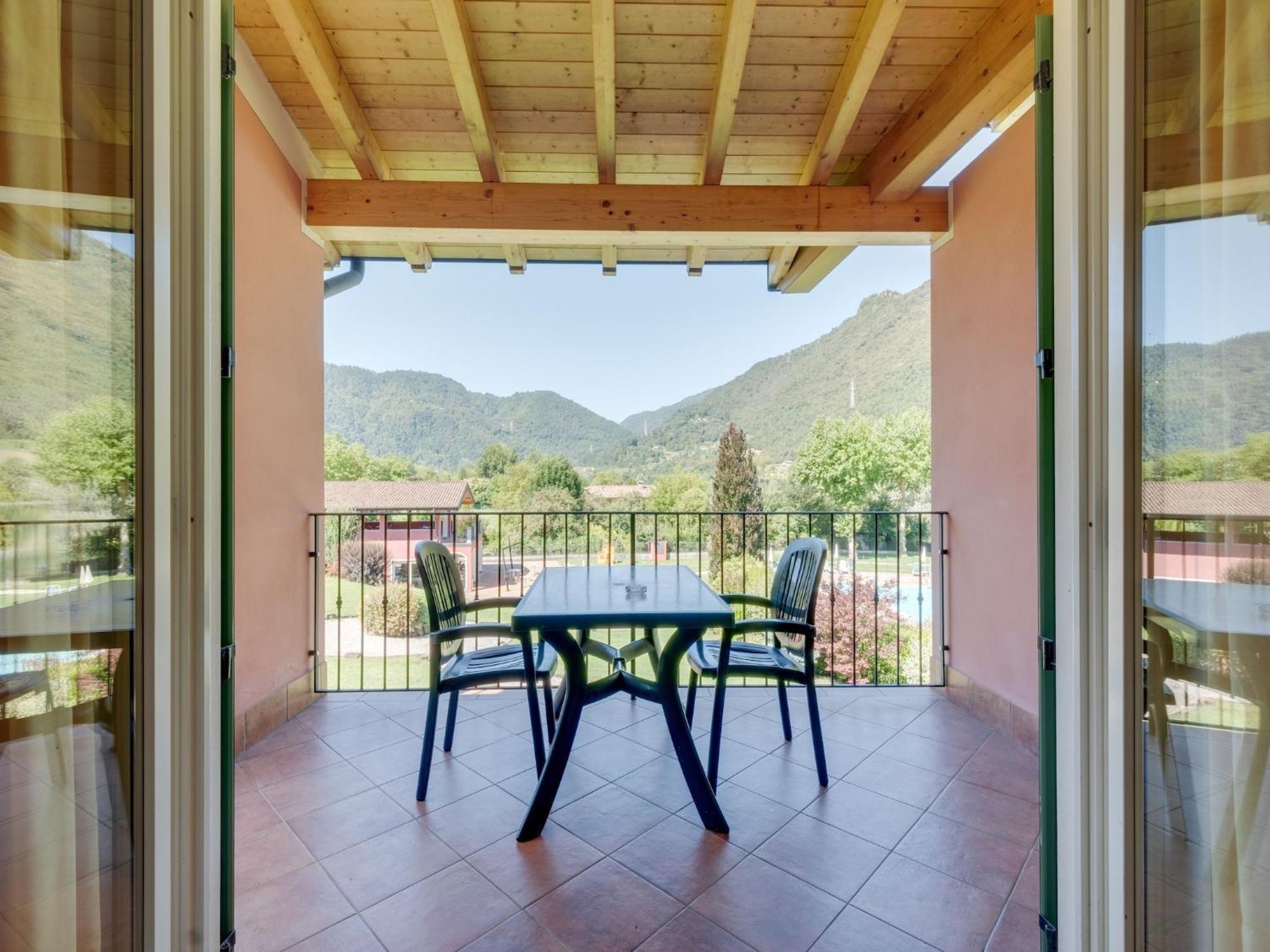 Spacious Apartment In Idro With Shared Pool Crone Kültér fotó